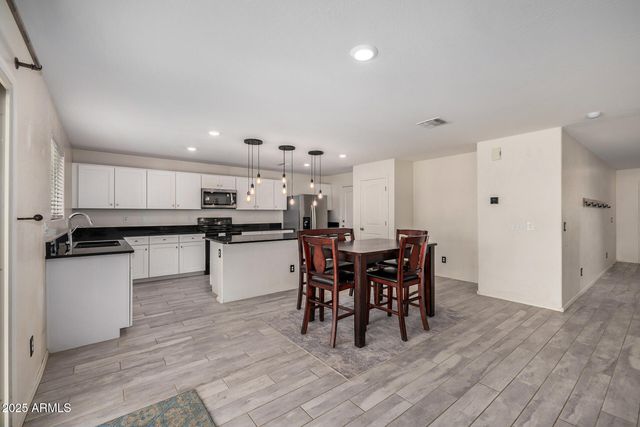 12668 W GLENN Drive, Glendale, AZ 85307