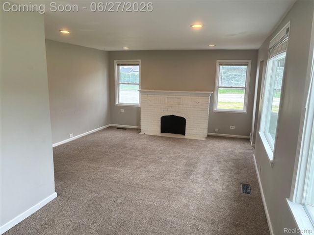 45824 Jefferson Ave, Chesterfield Township, MI 48047