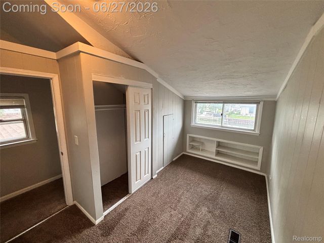 45824 Jefferson Ave, Chesterfield Township, MI 48047