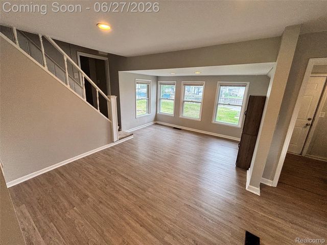 45824 Jefferson Ave, Chesterfield Township, MI 48047