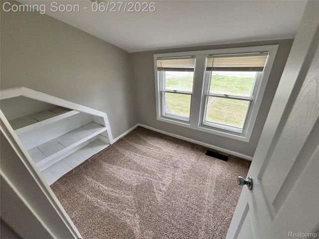 45824 Jefferson Ave, Chesterfield Township, MI 48047