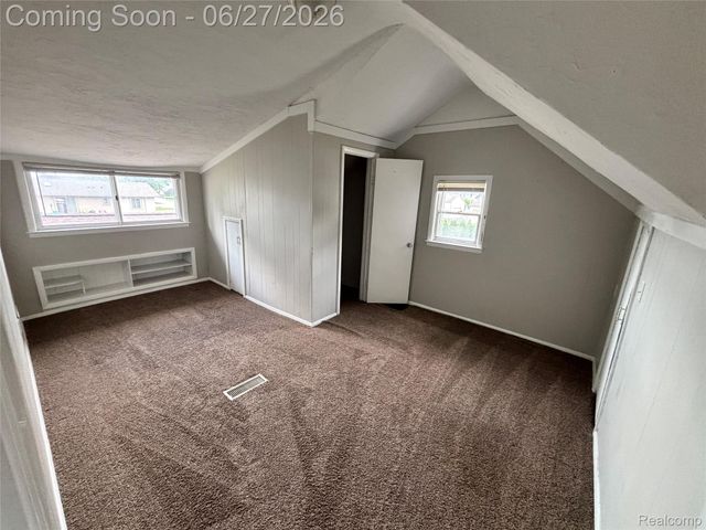 45824 Jefferson Ave, Chesterfield Township, MI 48047