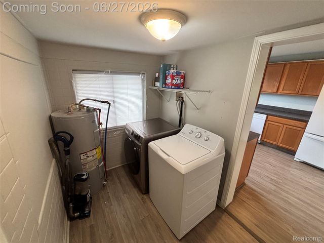45824 Jefferson Ave, Chesterfield Township, MI 48047