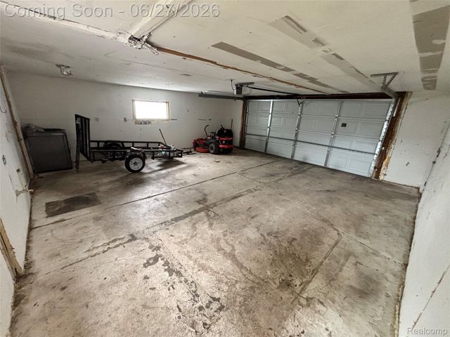 45824 Jefferson Ave, Chesterfield Township, MI 48047