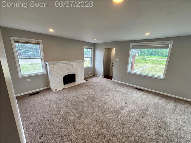 45824 Jefferson Ave, Chesterfield Township, MI 48047