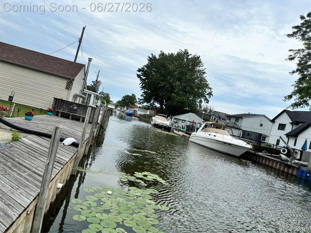 45824 Jefferson Ave, Chesterfield Township, MI 48047