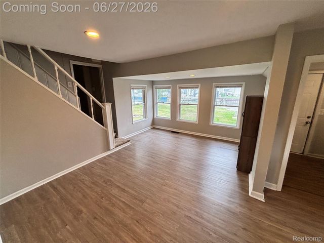 45824 Jefferson Ave, Chesterfield Township, MI 48047