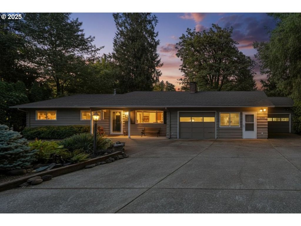 8895 Sw MCDONALD St, Portland, OR 97224