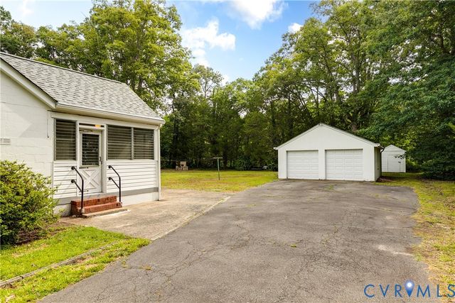 1209 Boroughbridge Rd, Richmond, VA 23225