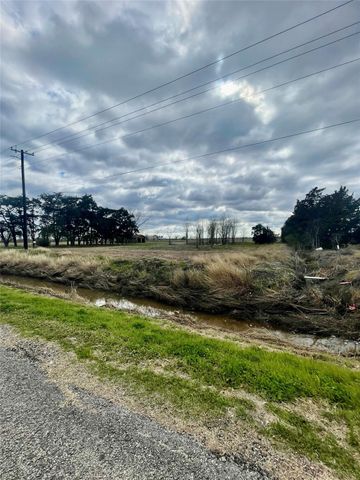 145 8th Street N, Matagorda, TX 77482