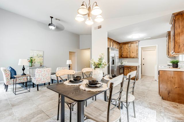 4635 La Loma St, San Antonio, TX 78233