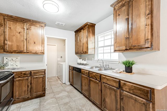 4635 La Loma St, San Antonio, TX 78233