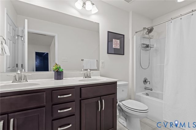 17643 Signature Trl, Moseley, VA 23120