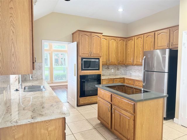 5010 Rebel Ridge Drive, Sugar Land, TX 77478