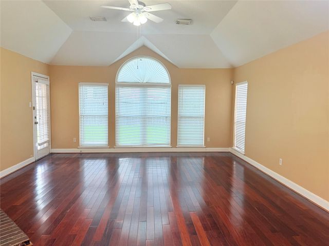 5010 Rebel Ridge Drive, Sugar Land, TX 77478