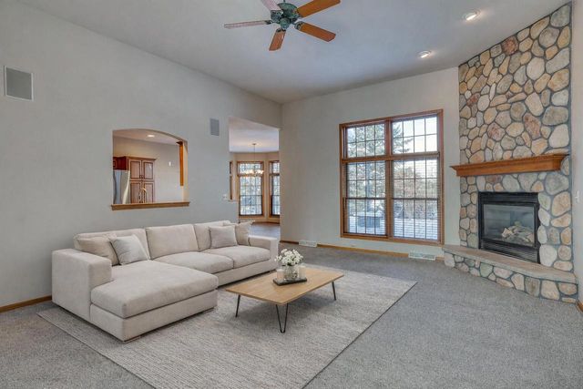 460 Niagara ROAD, Oconomowoc, WI 53066