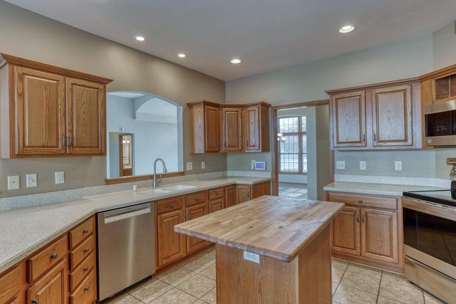 460 Niagara ROAD, Oconomowoc, WI 53066