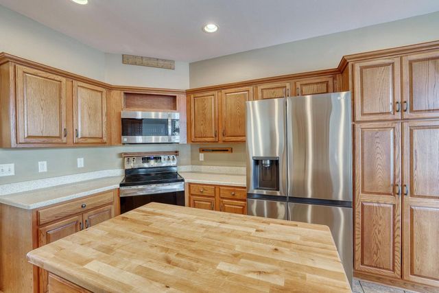 460 Niagara ROAD, Oconomowoc, WI 53066