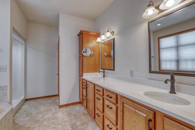 460 Niagara ROAD, Oconomowoc, WI 53066