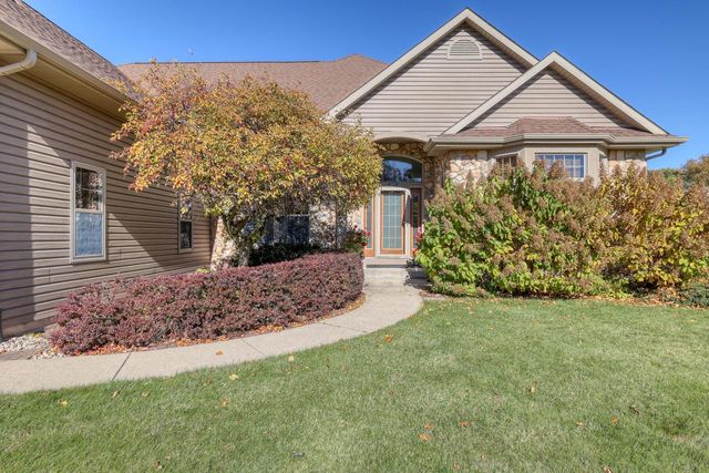 460 Niagara ROAD, Oconomowoc, WI 53066