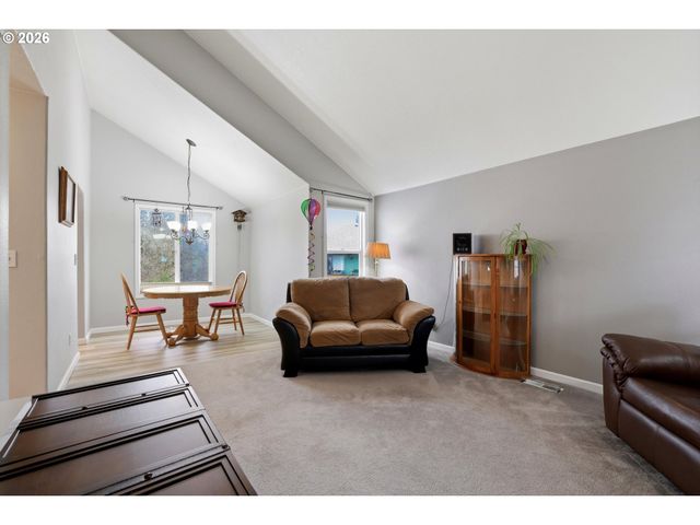 1616 LILLY Ct, Newberg, OR 97132