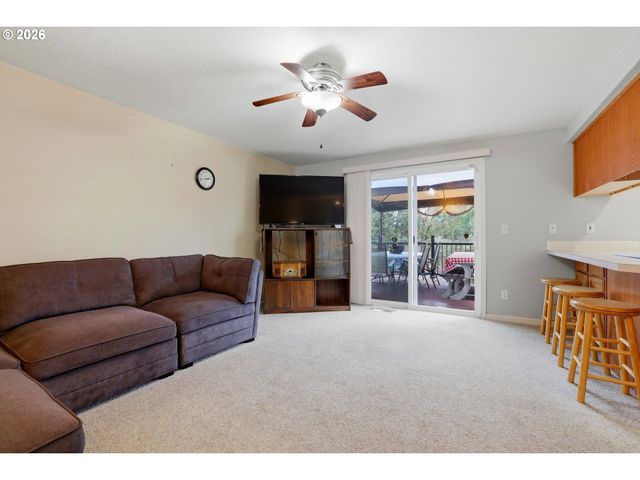 1616 LILLY Ct, Newberg, OR 97132