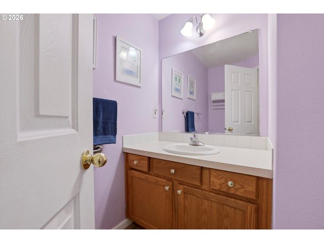 1616 LILLY Ct, Newberg, OR 97132