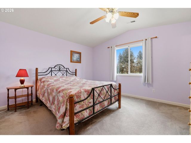 1616 LILLY Ct, Newberg, OR 97132