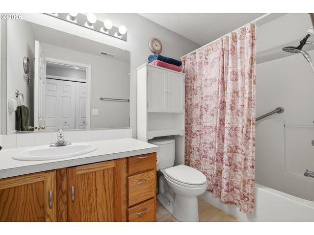 1616 LILLY Ct, Newberg, OR 97132