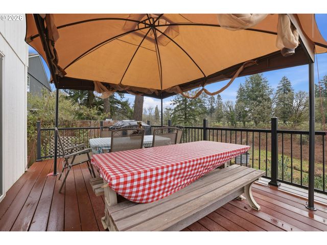 1616 LILLY Ct, Newberg, OR 97132