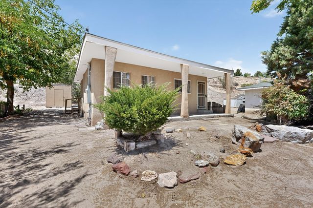 721 Foothill Drive SW A, Albuquerque, NM 87105