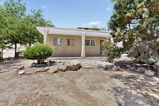 721 Foothill Drive SW A, Albuquerque, NM 87105