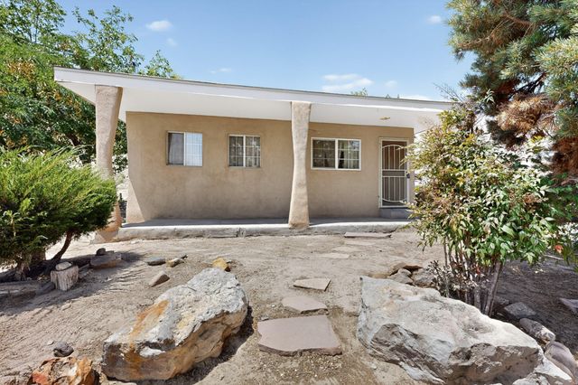 721 Foothill Drive SW A, Albuquerque, NM 87105