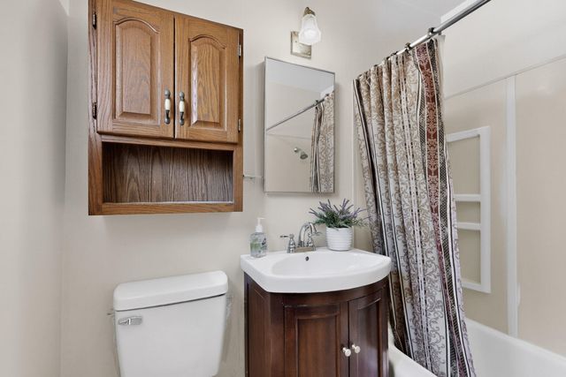 721 Foothill Drive SW A, Albuquerque, NM 87105