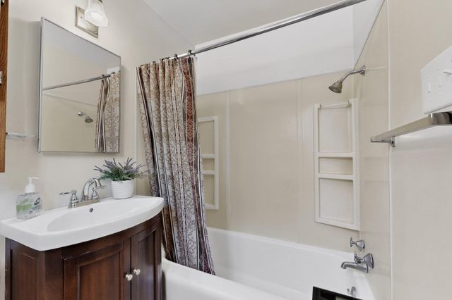 721 Foothill Drive SW A, Albuquerque, NM 87105