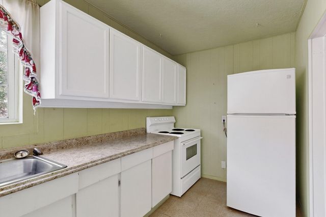 721 Foothill Drive SW A, Albuquerque, NM 87105