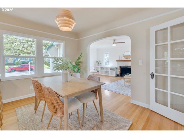 537 N STAFFORD St, Portland, OR 97217