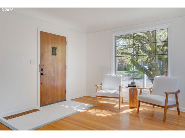 537 N STAFFORD St, Portland, OR 97217