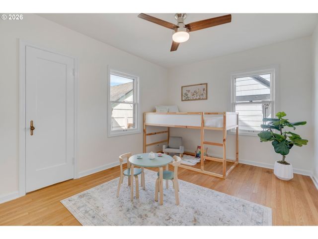 537 N STAFFORD St, Portland, OR 97217