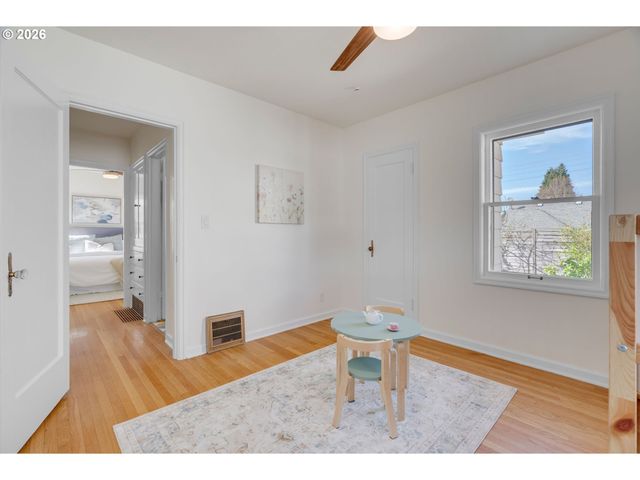 537 N STAFFORD St, Portland, OR 97217