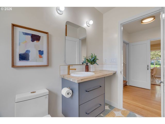 537 N STAFFORD St, Portland, OR 97217