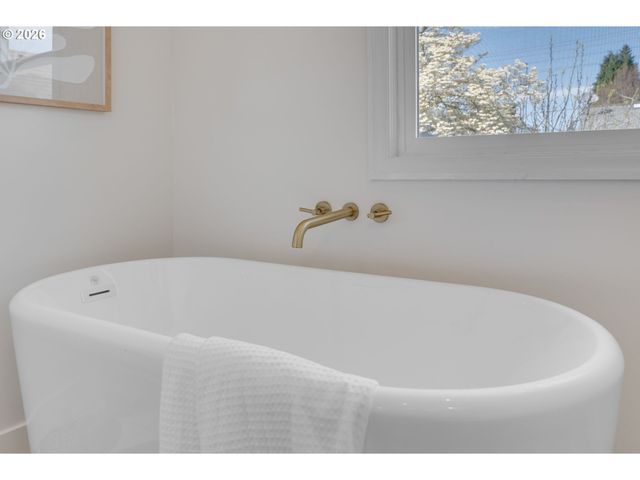 537 N STAFFORD St, Portland, OR 97217