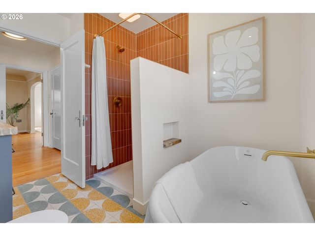 537 N STAFFORD St, Portland, OR 97217