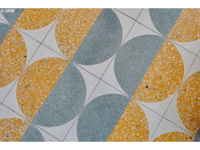 537 N STAFFORD St, Portland, OR 97217