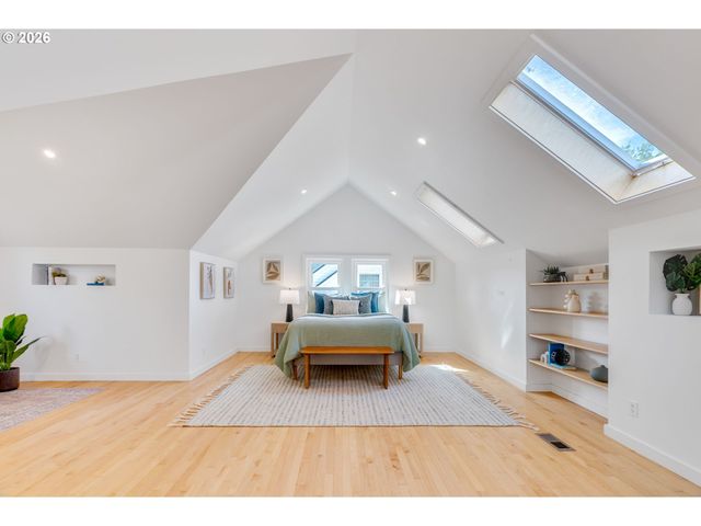 537 N STAFFORD St, Portland, OR 97217