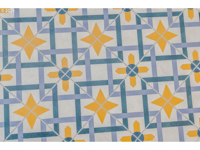 537 N STAFFORD St, Portland, OR 97217