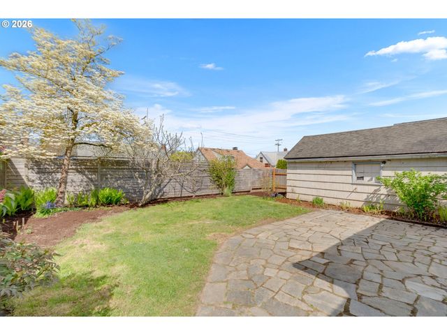 537 N STAFFORD St, Portland, OR 97217