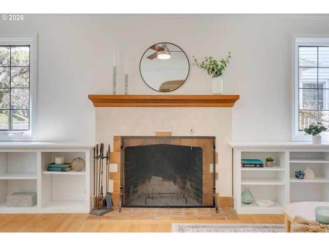 537 N STAFFORD St, Portland, OR 97217