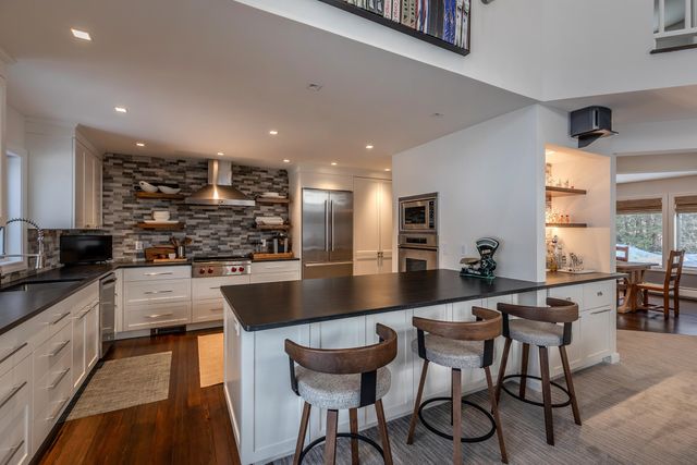 3 Linscott Road, Winhall, VT 05340