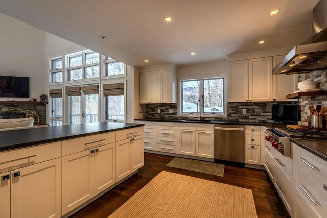 3 Linscott Road, Winhall, VT 05340